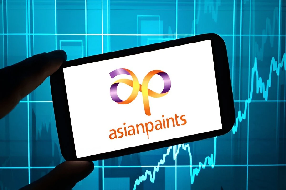 Asian Paints Hits 3-Year High as Crude Oil Prices Drop